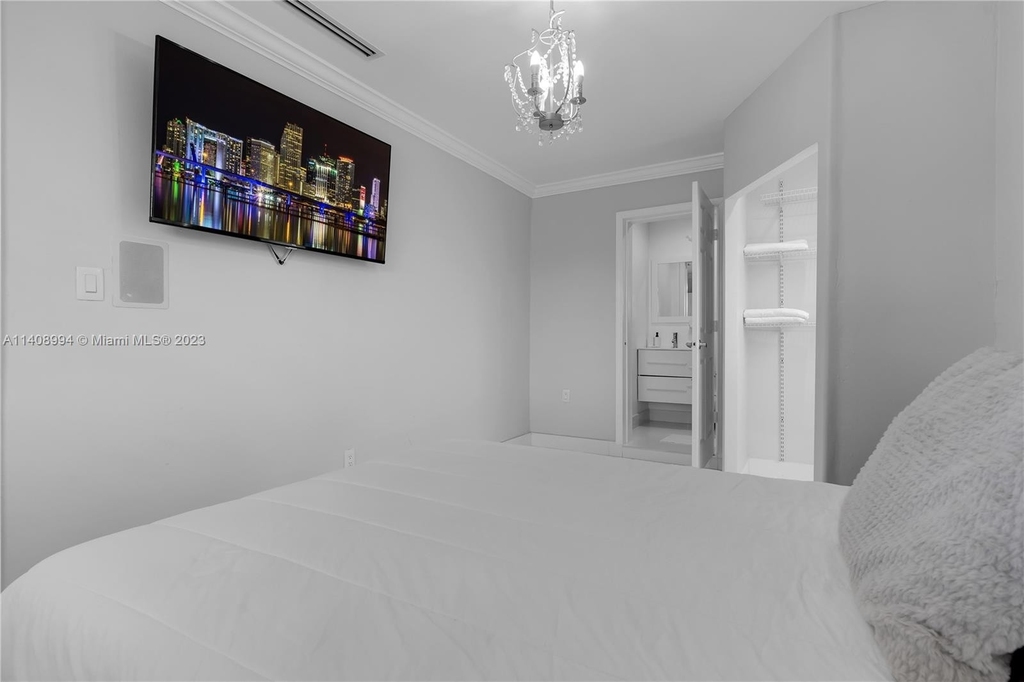 10310 Sw 43rd St - Photo 15