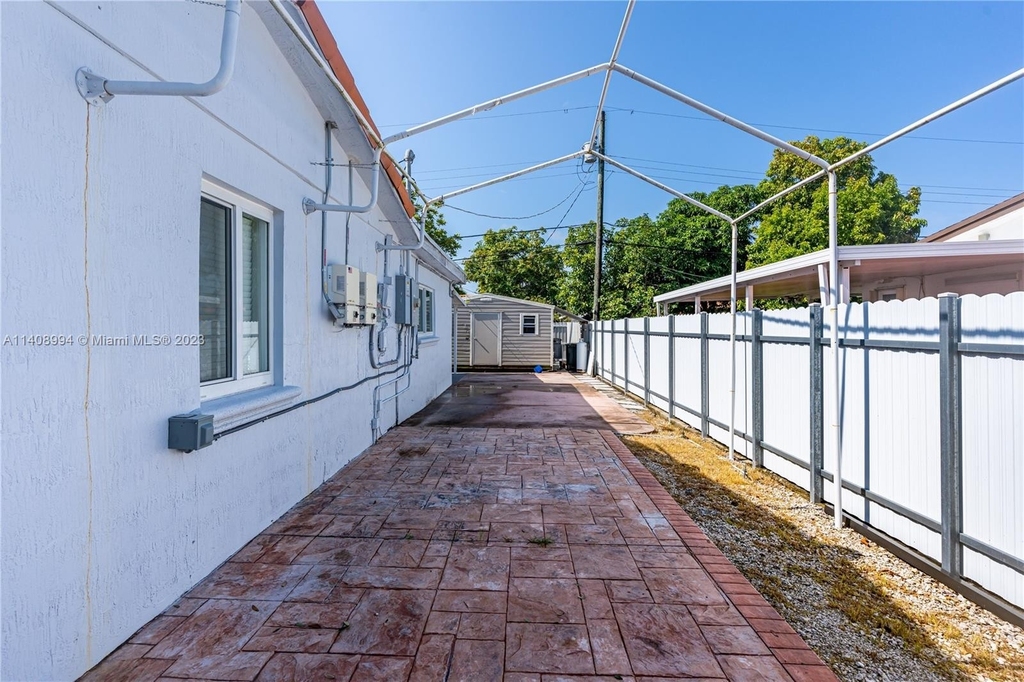 10310 Sw 43rd St - Photo 5