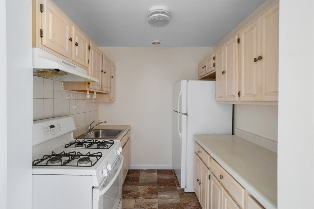 1484 St Marks Avenue - Photo 4