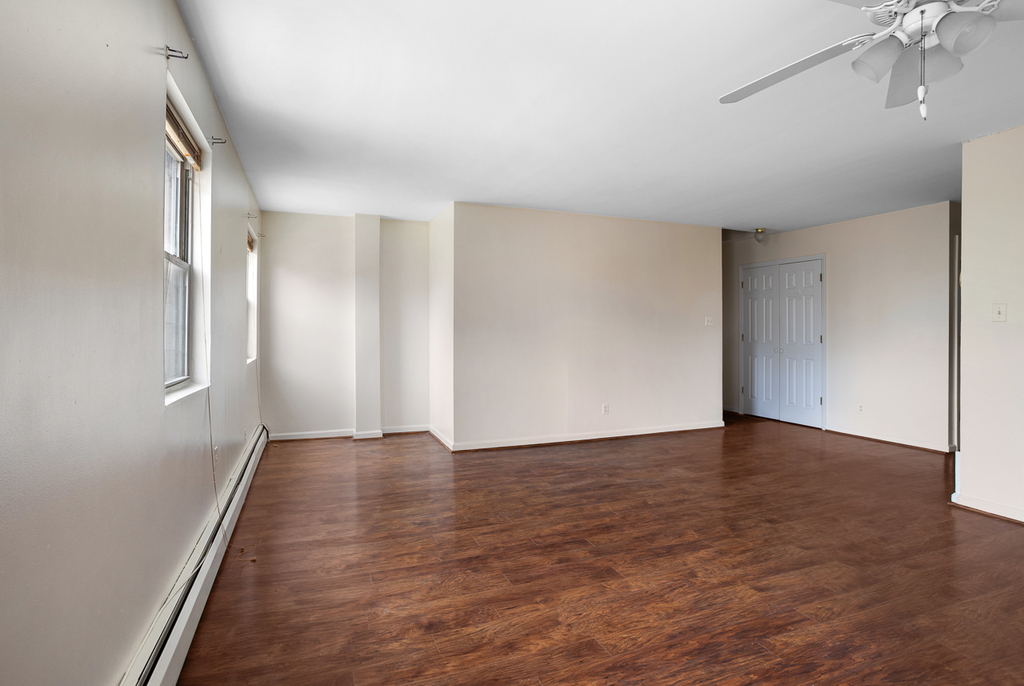 1484 St Marks Avenue - Photo 2
