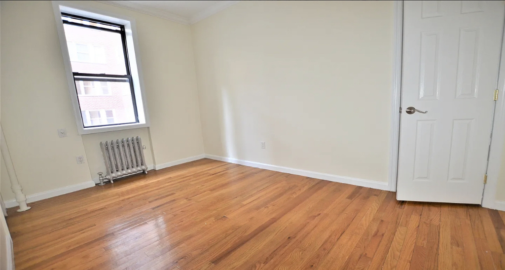 305 west 45th - Photo 1