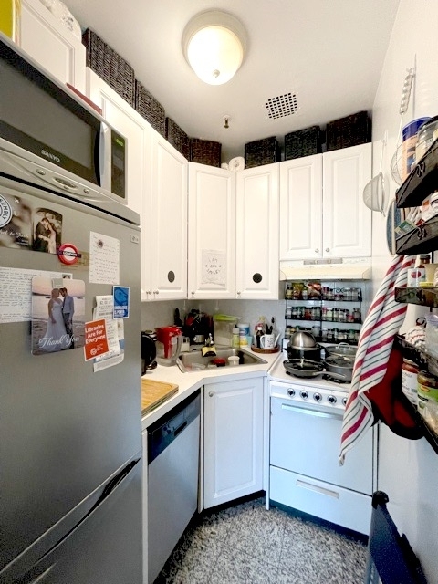 322 West 101st Street - Photo 3