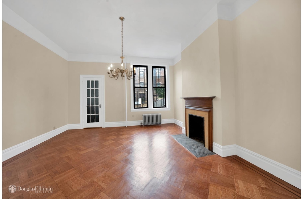 208 W 139th St - Photo 5