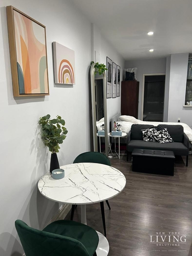 952 Bergen Street - Photo 3