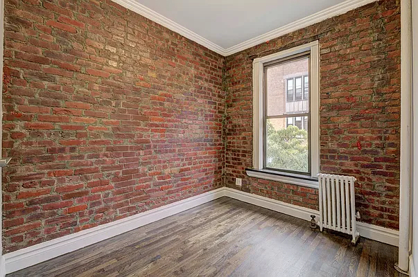 East 13th Street - Photo 4