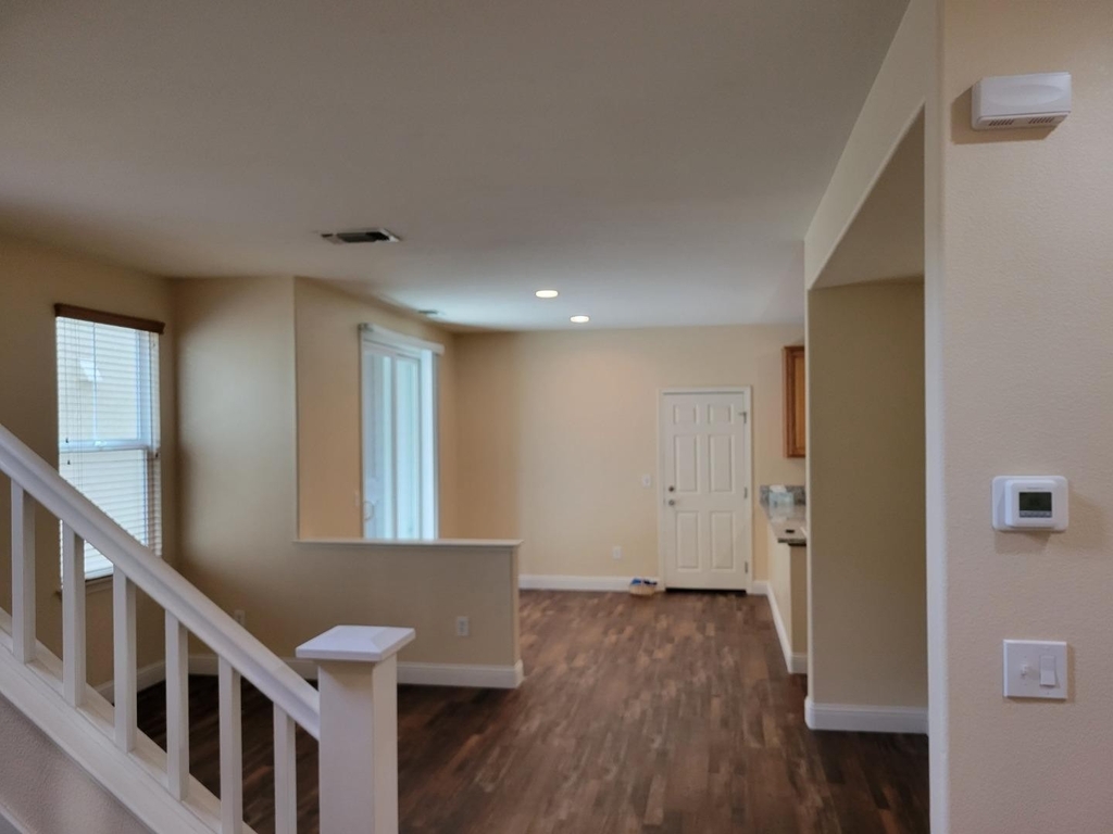 657 Woodland Ter - Photo 10