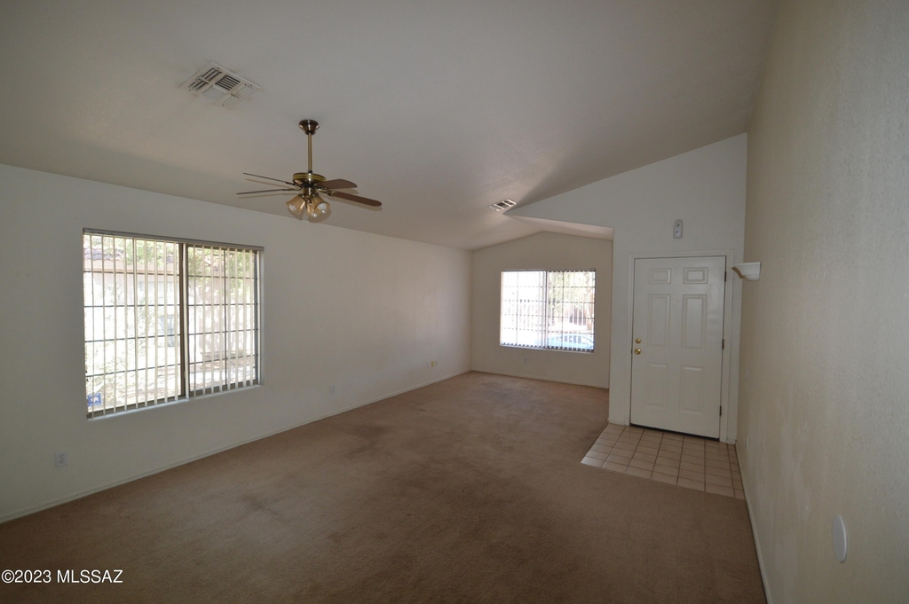 9902 E Shadow Glen Court - Photo 2