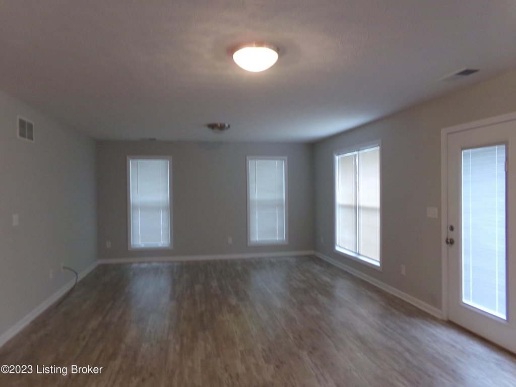 7635 Eagle Landing Way - Photo 2