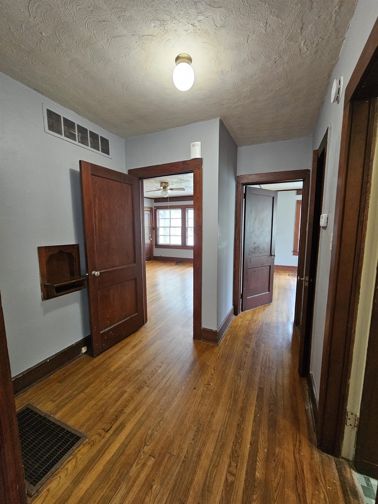 545 E Park Avenue - Photo 10