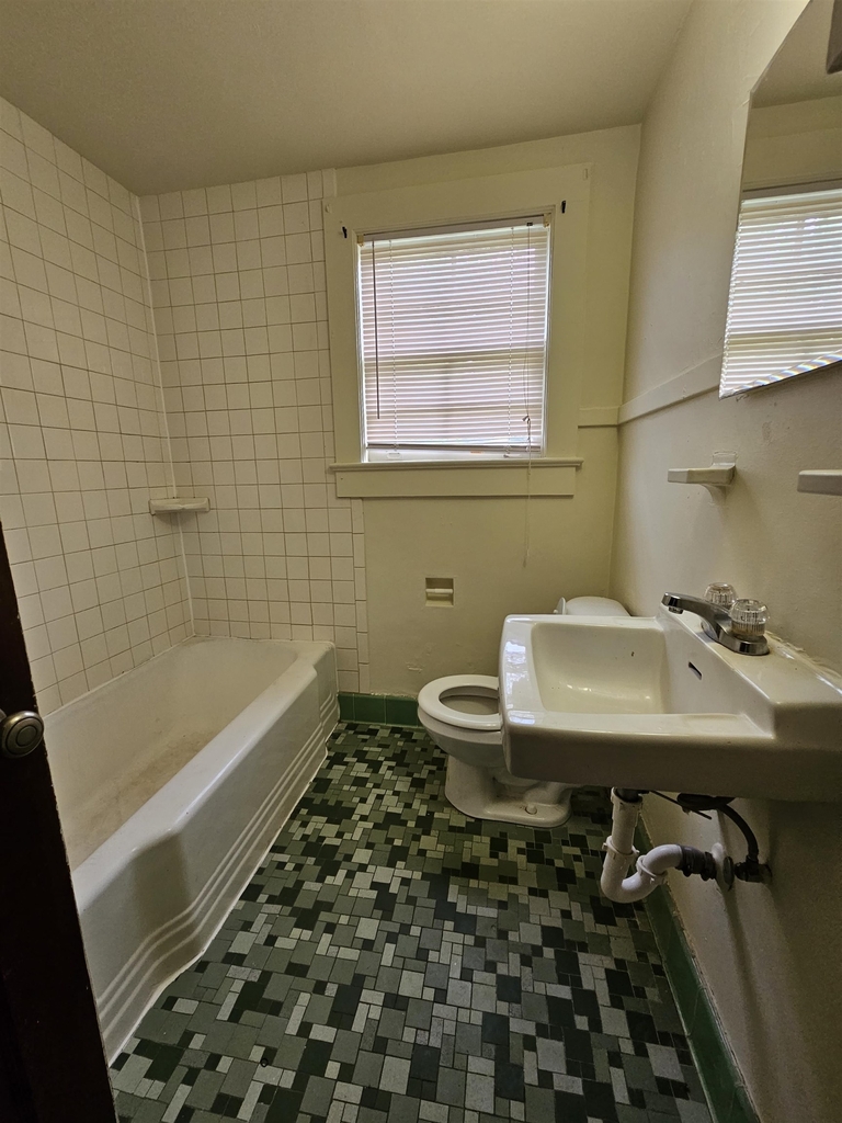 545 E Park Avenue - Photo 6