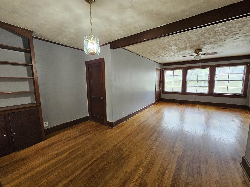 545 E Park Avenue - Photo 3