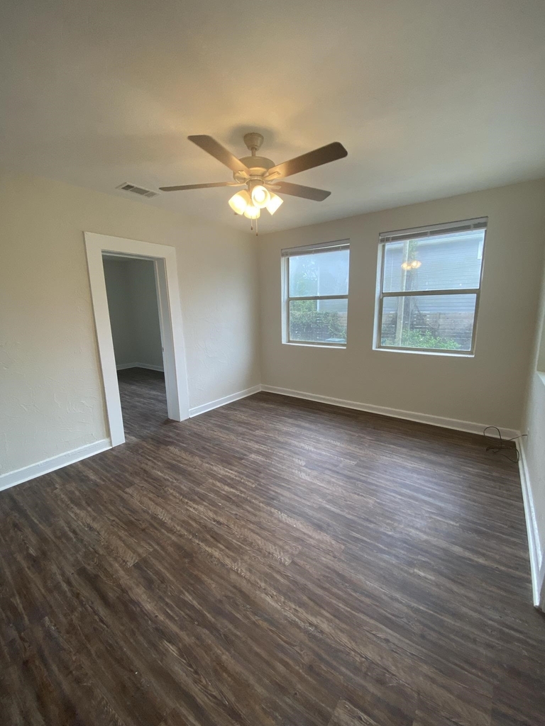 1221 N Duval Street - Photo 3