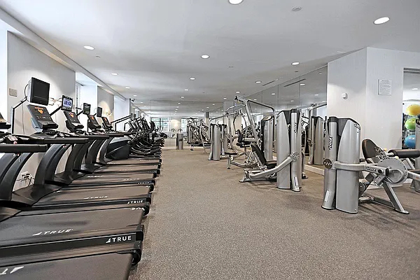 West 38th Street - Photo 8