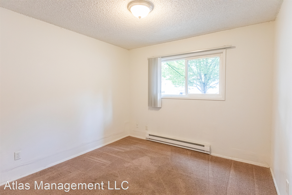 15994 E Burnside St. - Photo 2