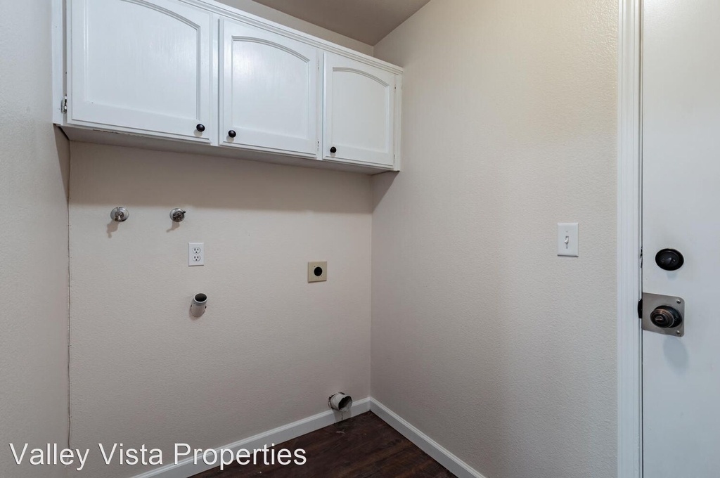 6360 N Cleo Avenue - Photo 14