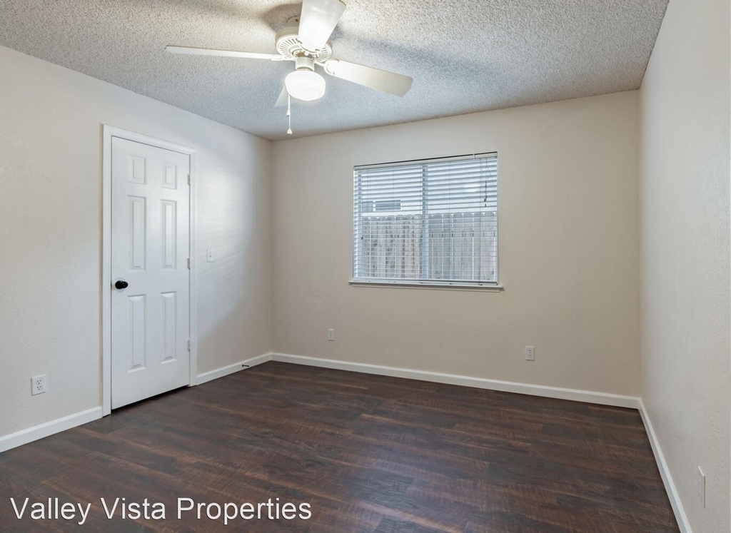 6360 N Cleo Avenue - Photo 13