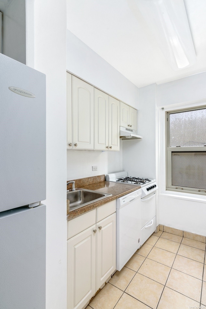 159 W 53rd Street - Photo 1