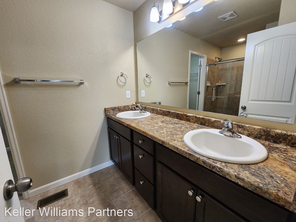 6596 Emerald Isle Hts - Photo 21