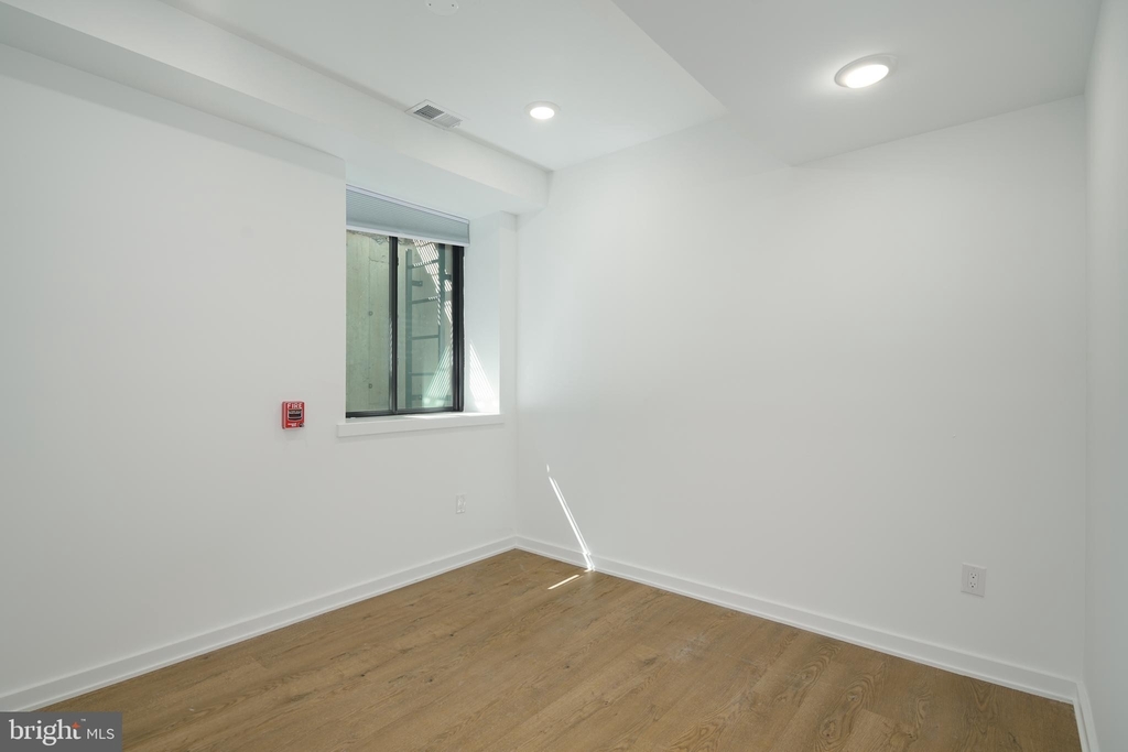 630 Moore Street - Photo 14