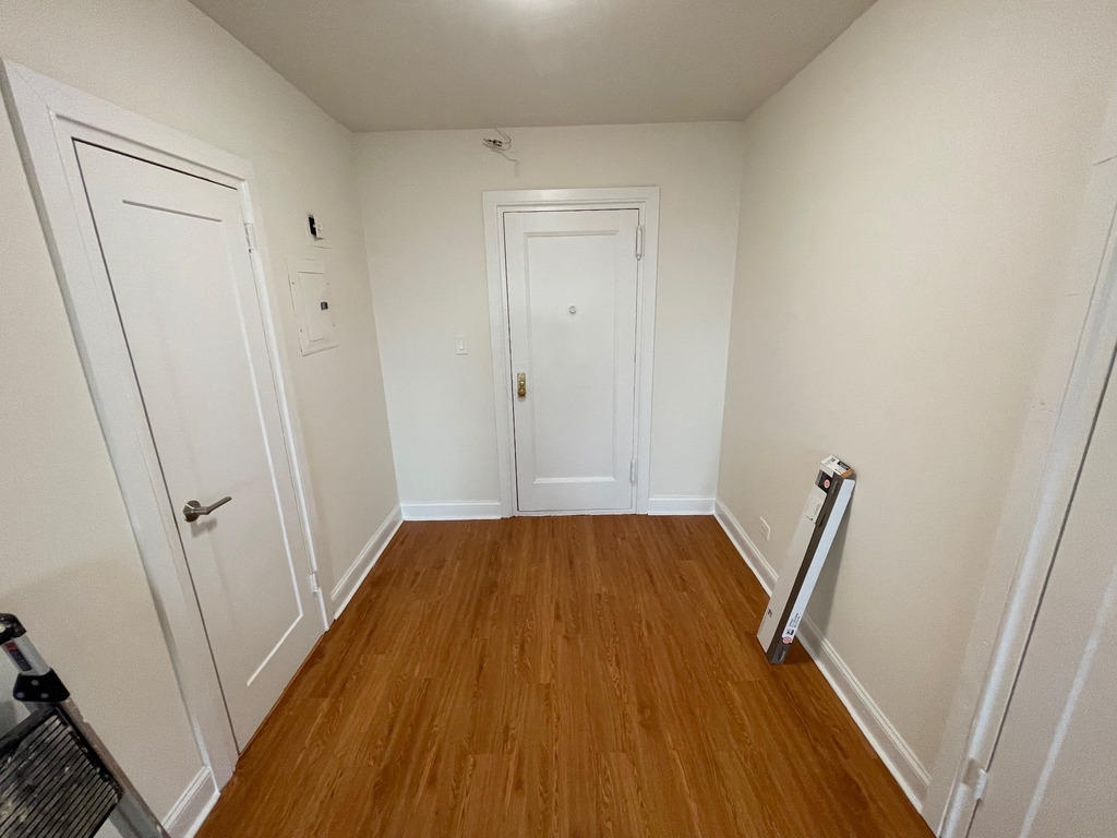 141-30 Pershing Crescent - Photo 8
