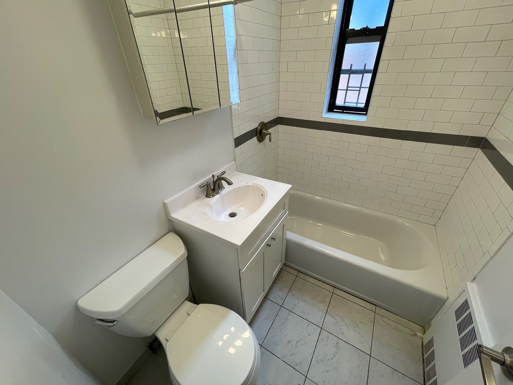 141-30 Pershing Crescent - Photo 6