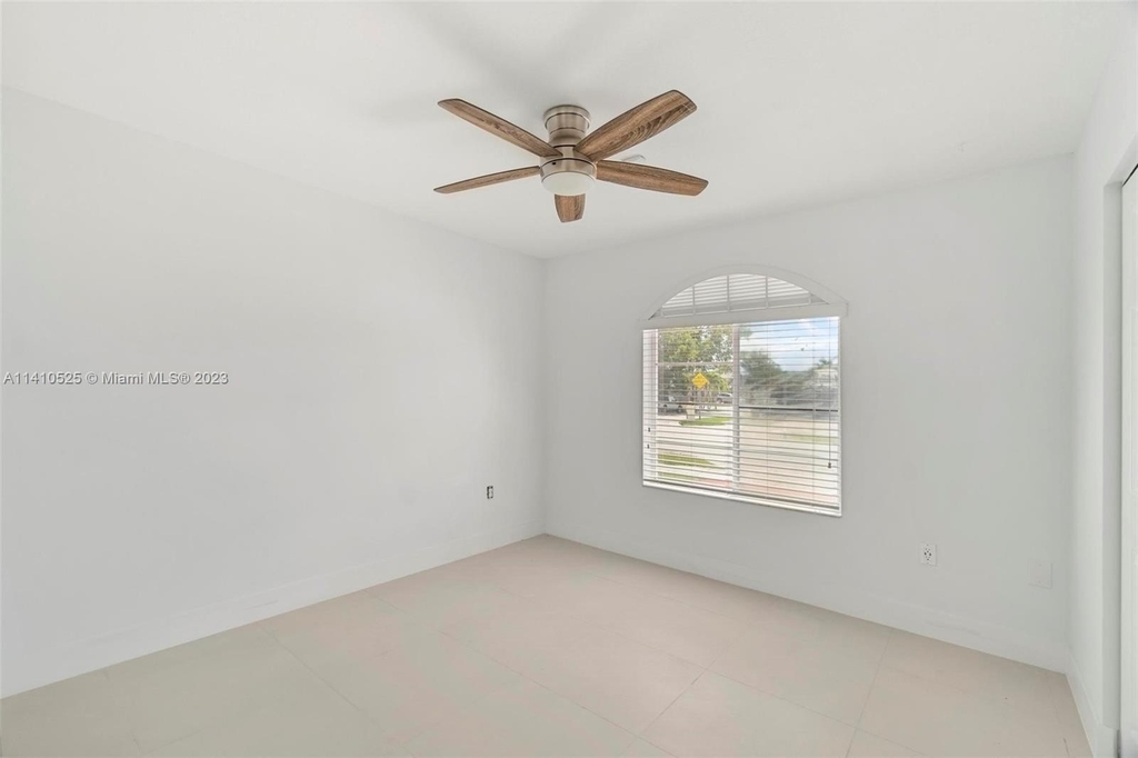 17130 Sw 143rd Ct - Photo 15