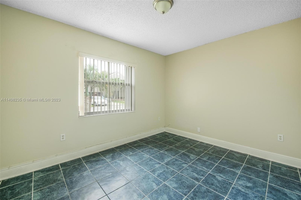 11803 Sw 273rd St - Photo 16