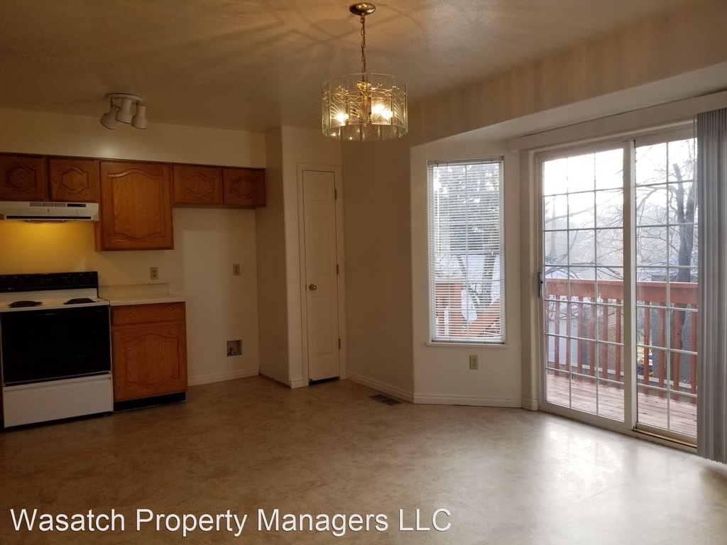 1080 Elgin Avenue - Photo 4