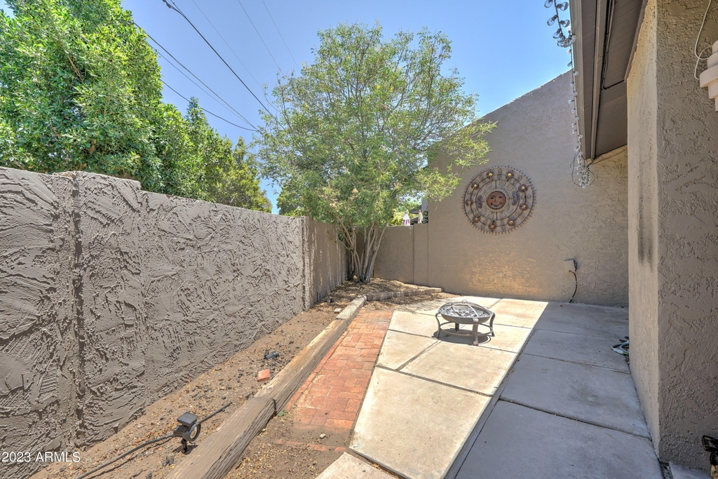 616 E Manzanita Place - Photo 32