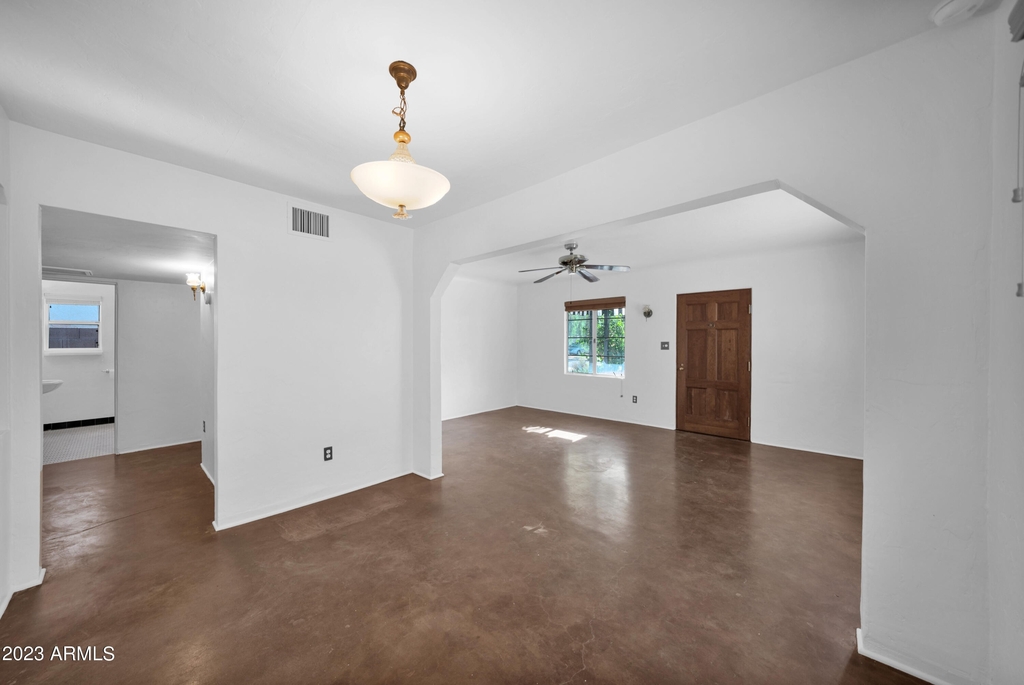 1810 N Laurel Avenue - Photo 3