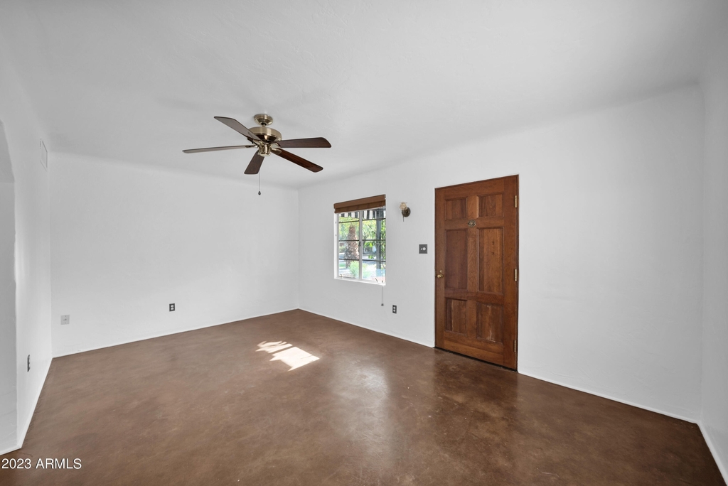 1810 N Laurel Avenue - Photo 34