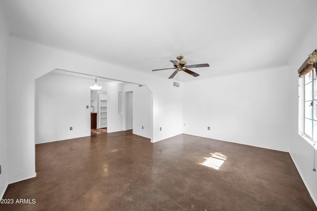 1810 N Laurel Avenue - Photo 33