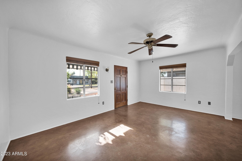 1810 N Laurel Avenue - Photo 35