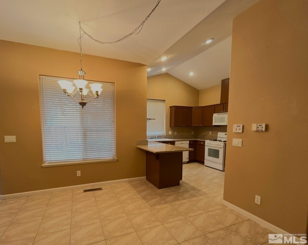 5615 Crescent Hill - Photo 9