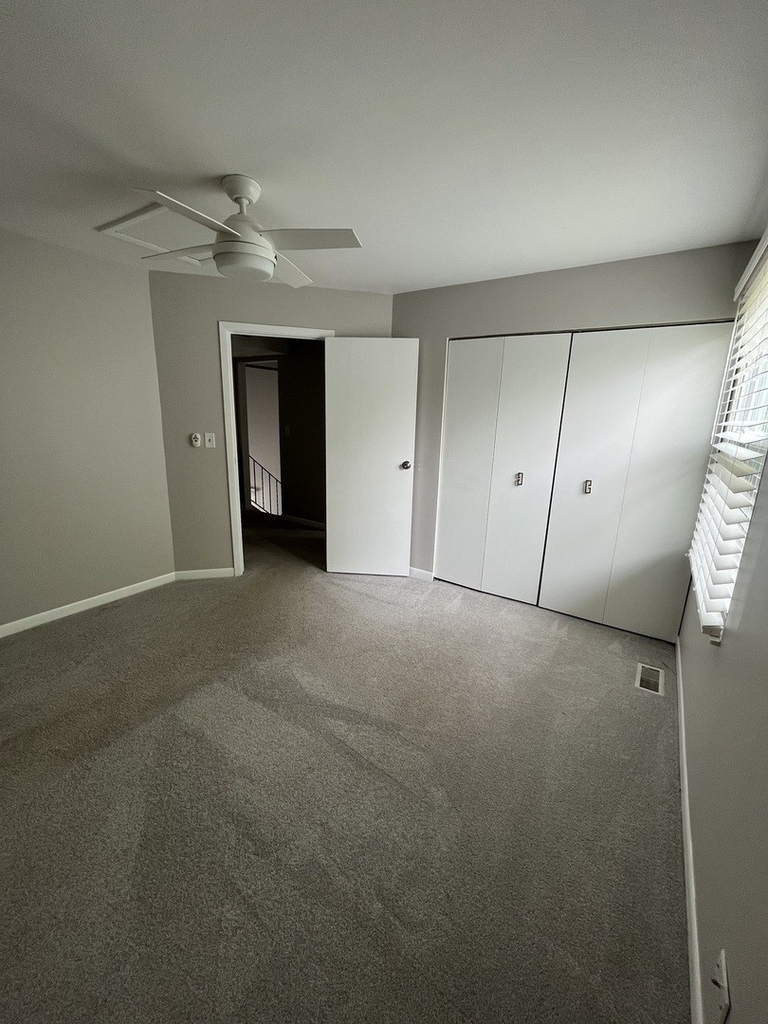 1050 Perry Drive - Photo 8