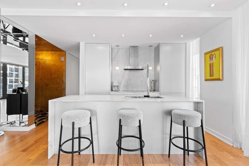 242 Rue Young #803 - Photo 7