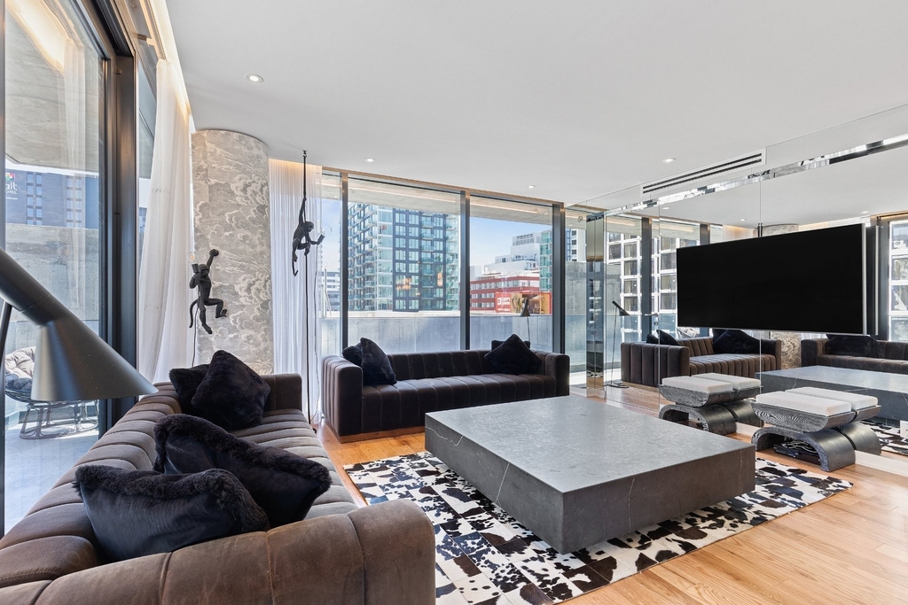 242 Rue Young #803 - Photo 16