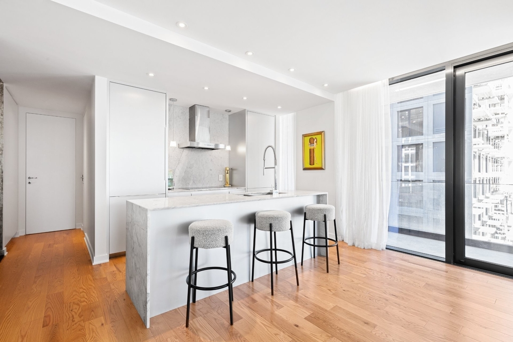 242 Rue Young #803 - Photo 8