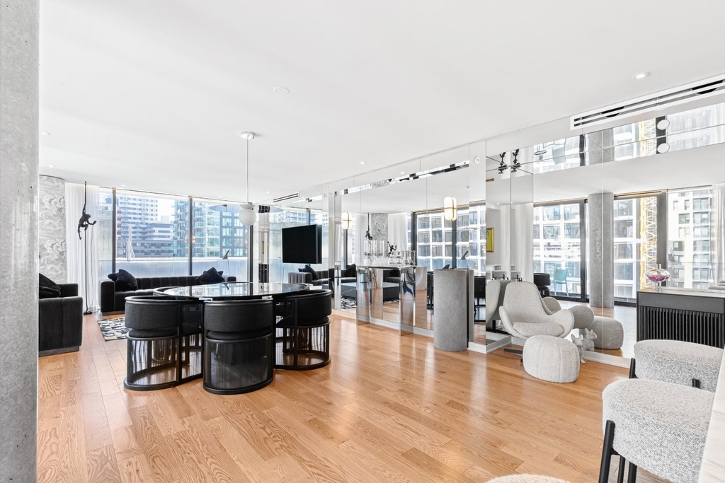 242 Rue Young #803 - Photo 13