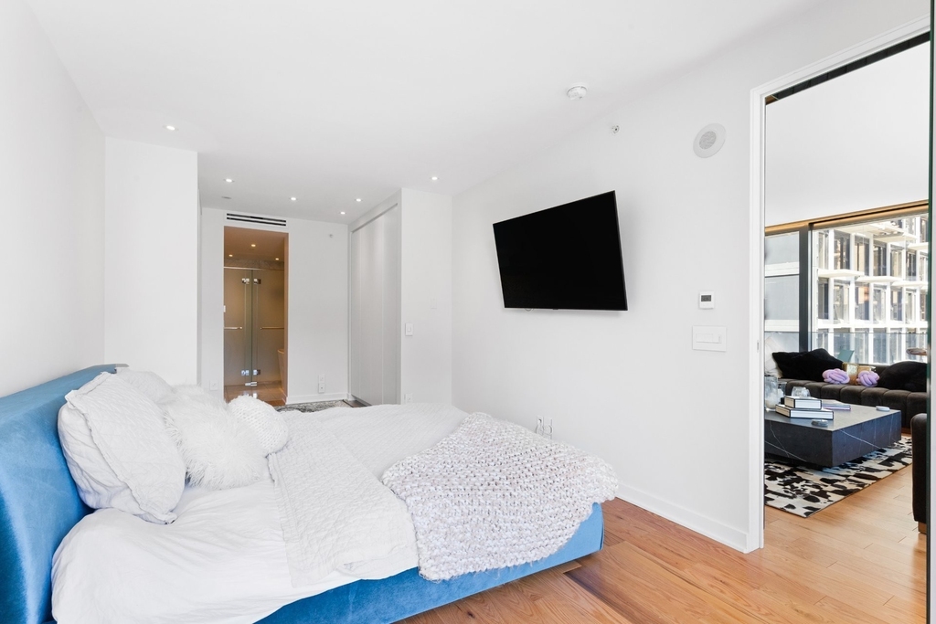 242 Rue Young #803 - Photo 19