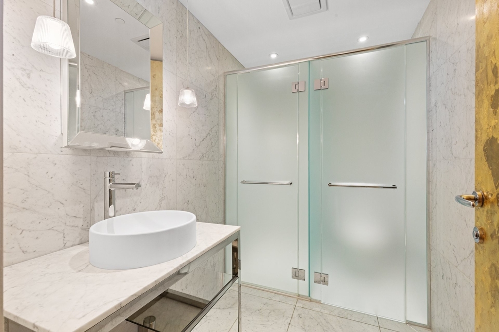242 Rue Young #803 - Photo 3