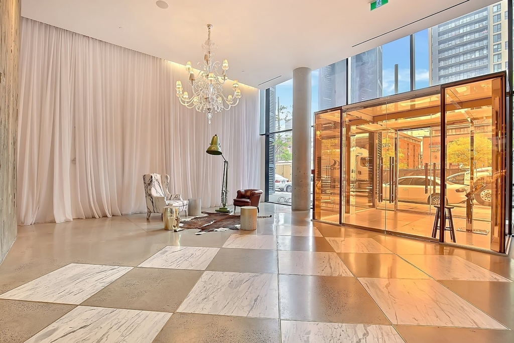 242 Rue Young #803 - Photo 29