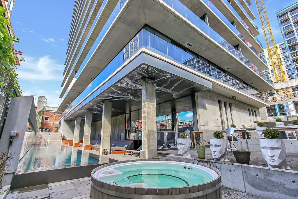 242 Rue Young #803 - Photo 33