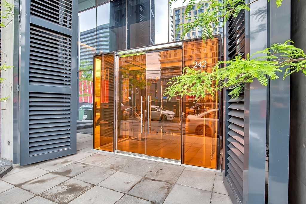 242 Rue Young #803 - Photo 37