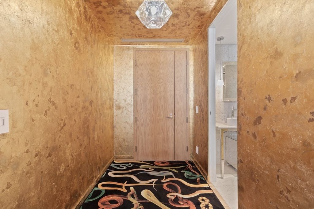 242 Rue Young #803 - Photo 2