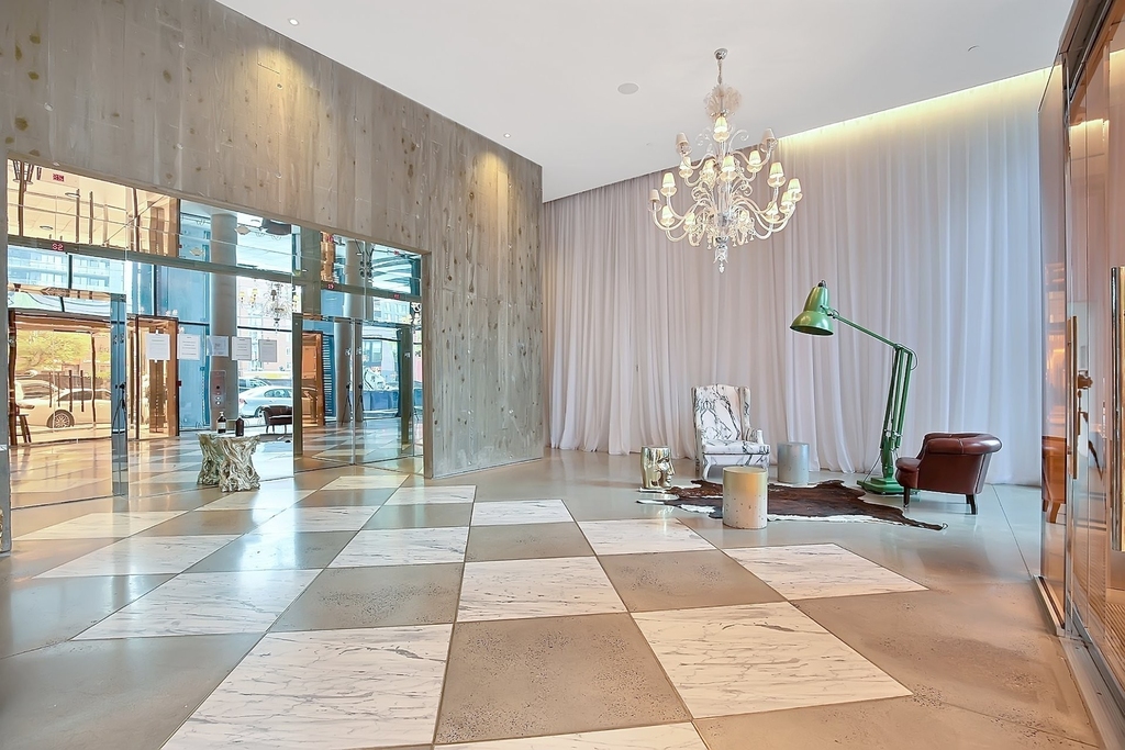 242 Rue Young #803 - Photo 30