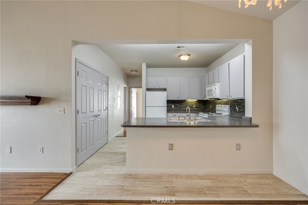 2200 Classen Boulevard - Photo 12