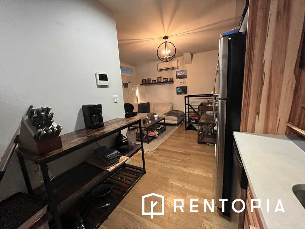 77 Berry Street - Photo 2