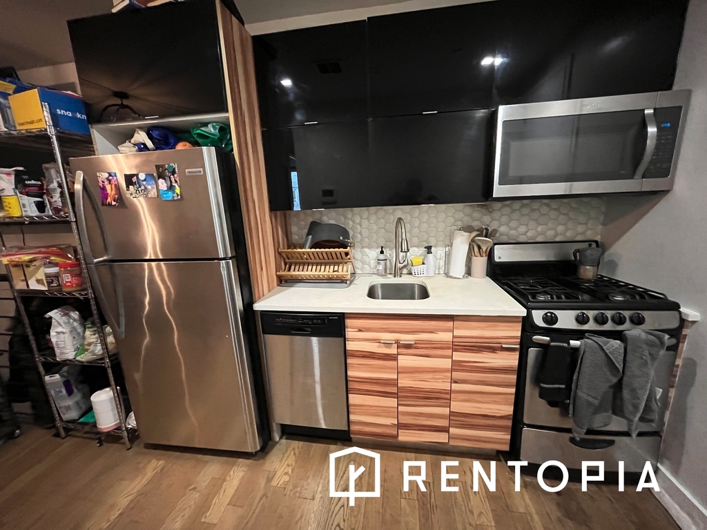 77 Berry Street - Photo 1