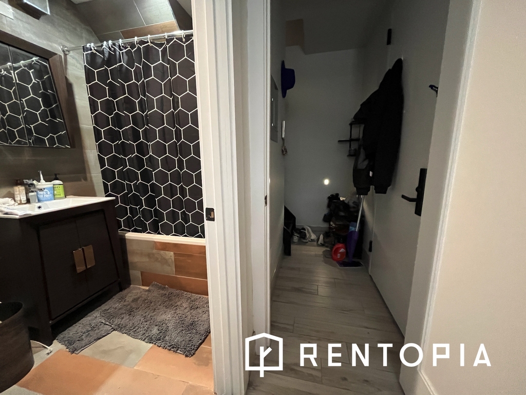 77 Berry Street - Photo 8